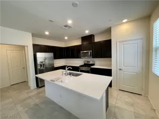 Photo #6: 2297189 Listing 