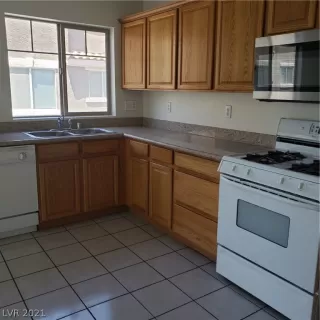 Photo #2: 2297273 Listing