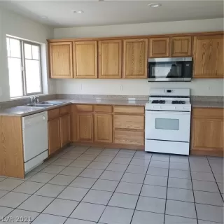 Photo #4: 2297273 Listing