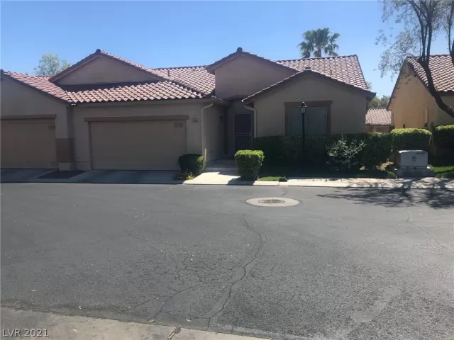 MLS: 2297327 Condo For Sale