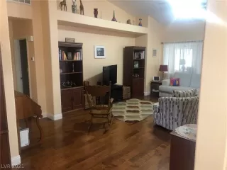 Photo #3: 2297327 Listing 