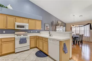 Photo #3: 2297331 Listing 