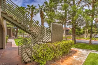 Photo #3: 2297333 Listing