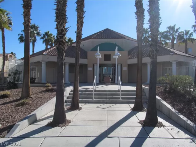 MLS: 2297334 Condo For Sale