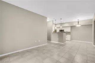 Photo #3: 2297342 Listing 