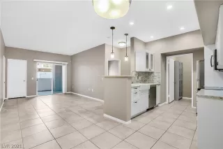 Photo #6: 2297342 Listing 