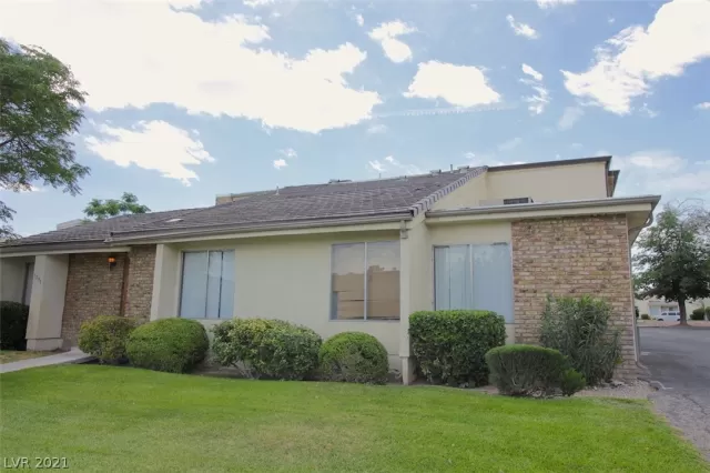 MLS: 2297406 Condo For Sale