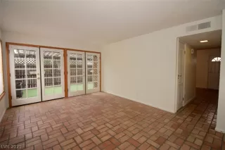 Photo #3: 2297406 Listing 