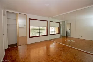 Photo #5: 2297406 Listing 