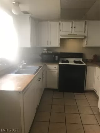 Photo #5: 2297438 Listing 