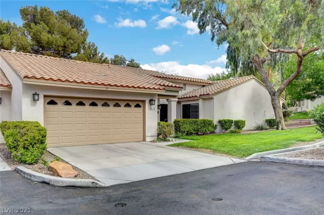 MLS: 2297465 Condo For Sale