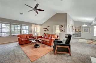 Photo #6: 2297465 Listing