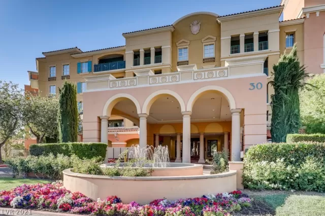 MLS: 2297513 Condo For Sale