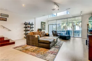 Photo #1: 2297517 Listing