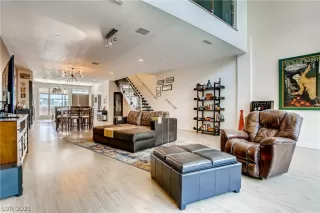 Photo #2: 2297517 Listing