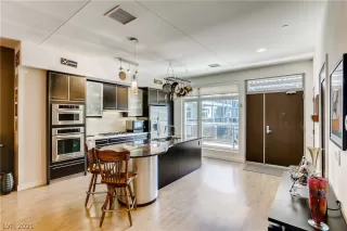 Photo #5: 2297517 Listing