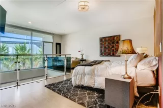 Photo #6: 2297517 Listing