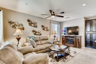 Photo #4: 2297535 Listing