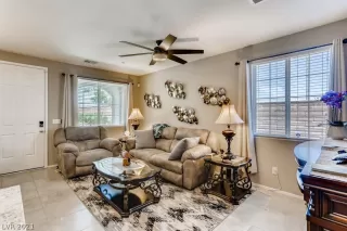 Photo #5: 2297535 Listing