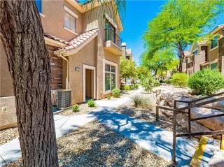 Photo #2: 2297549 Listing