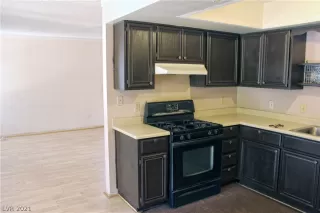 Photo #4: 2297574 Listing 