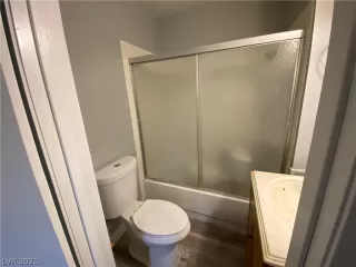 Photo #6: 2297610 Listing