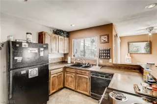 Photo #5: 2297626 Listing 