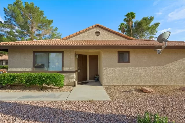 MLS: 2297636 Condo For Sale