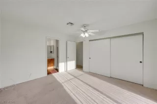 Photo #4: 2297636 Listing