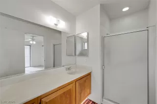 Photo #6: 2297636 Listing