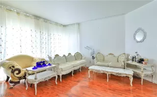 Photo #5: 2297641 Listing 