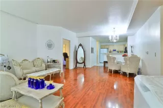 Photo #6: 2297641 Listing 