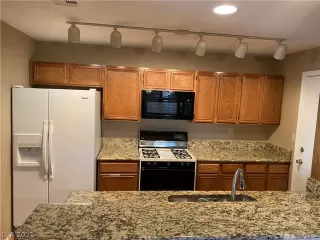 Photo #4: 2297663 Listing 