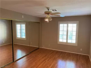 Photo #5: 2297663 Listing 