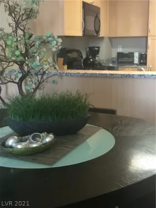 Photo #4: 2297699 Listing 