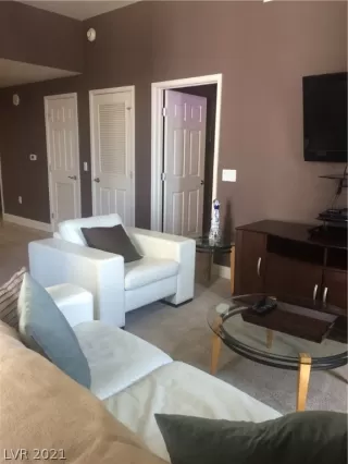 Photo #5: 2297699 Listing 