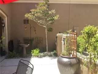 Photo #5: 2297705 Listing 