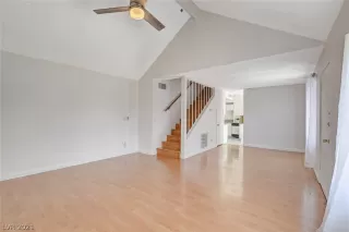 Photo #3: 2297727 Listing 