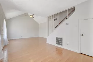 Photo #4: 2297727 Listing 