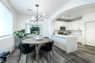 Photo #2: 2297758 Listing