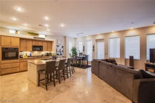 Photo #5: 2297802 Listing 