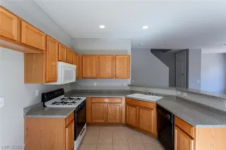 Photo #1: 2297817 Listing