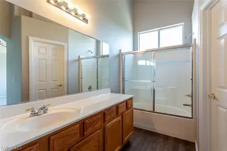 Photo #3: 2297817 Listing