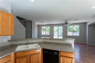 Photo #5: 2297817 Listing