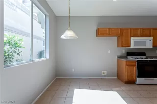 Photo #6: 2297817 Listing