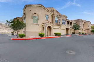 Photo #1: 2297841 Listing