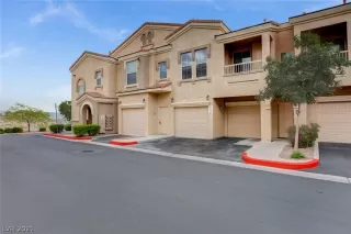 Photo #2: 2297841 Listing