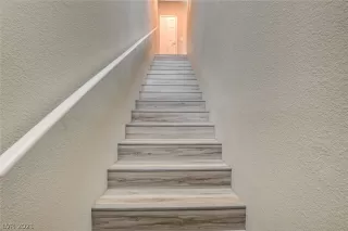 Photo #4: 2297841 Listing