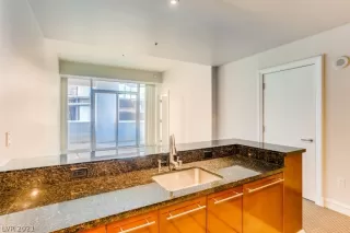 Photo #4: 2297858 Listing