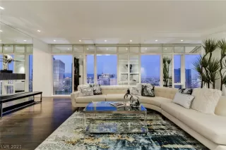Photo #3: 2297860 Listing